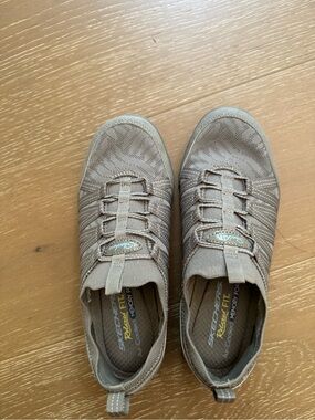 Skechers Womens Breathe Easy First Light size 6